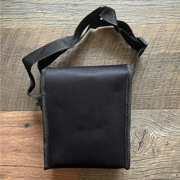 10x42 Compact HD Binoculars Lightweight Carry Case Strap Cleaning Cloth - Picture 11 of 15